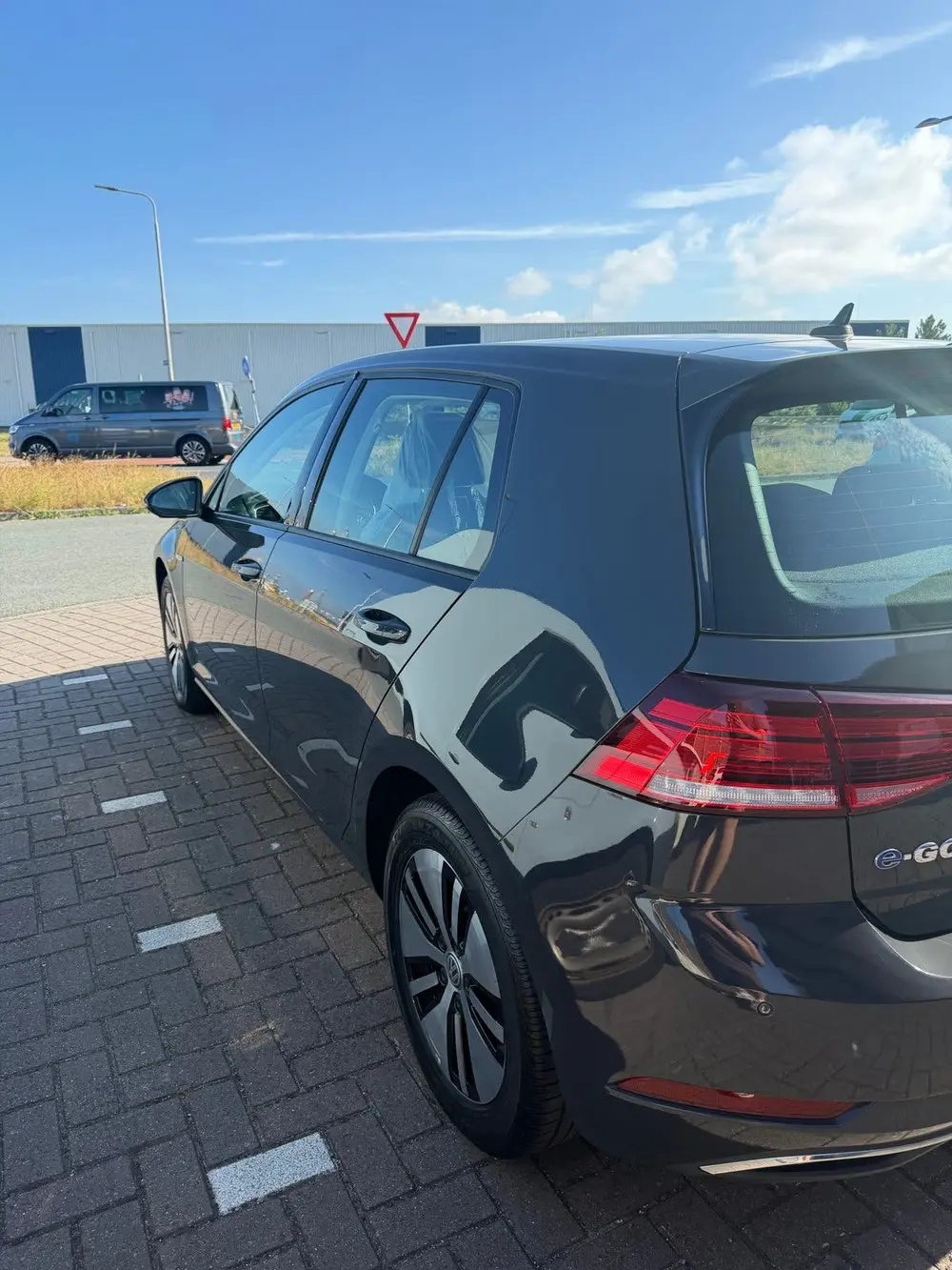 Volkswagen Golf E-Golf 136pk 2020 Grijs uit 2020, foto 7