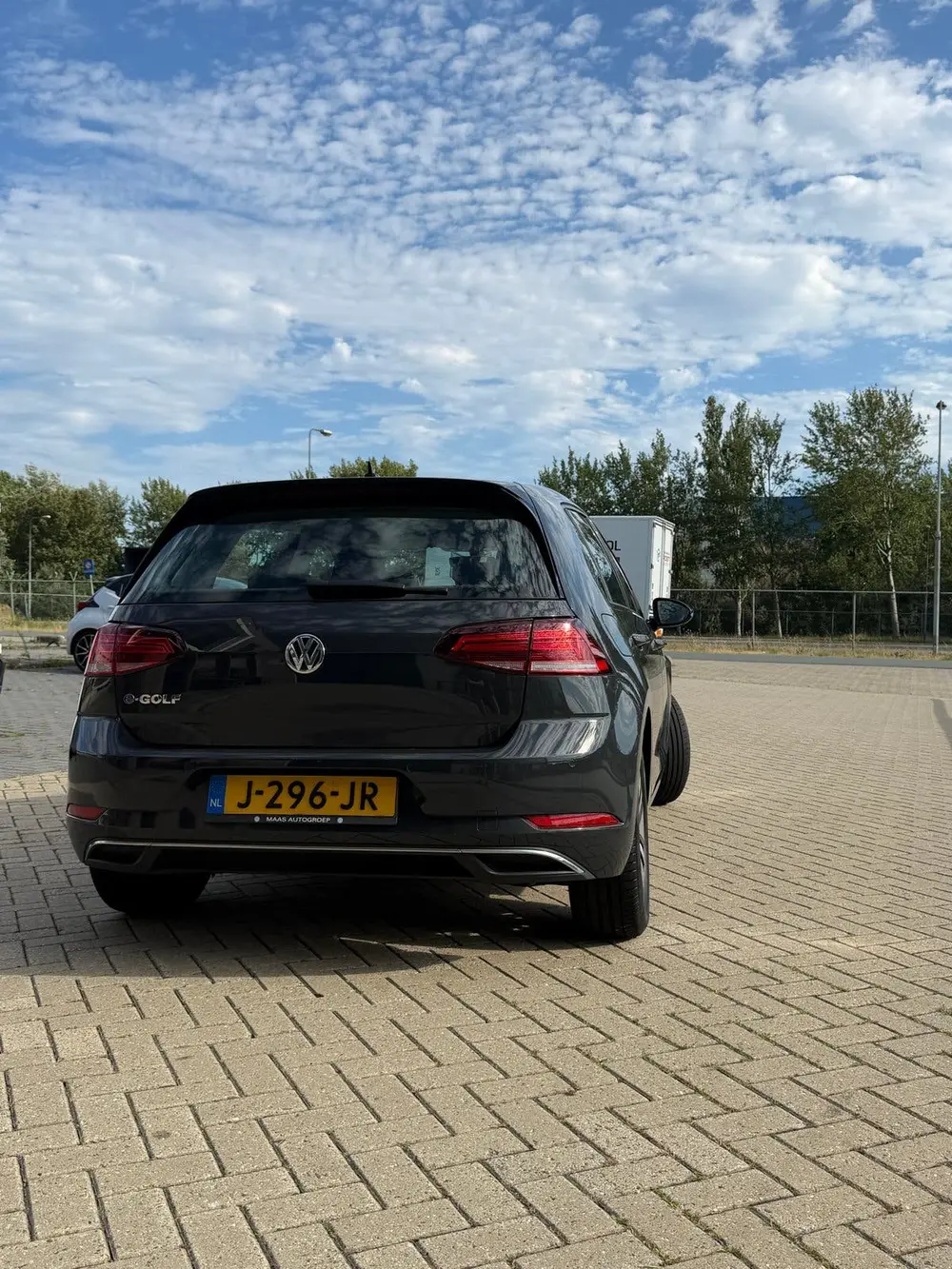 Volkswagen Golf E-Golf 136pk 2020 Grijs uit 2020, foto 9