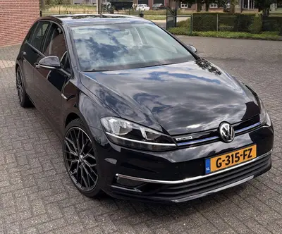 Volkswagen Golf 1.5 TSI 130pk 2019 Zwart, ACC, masagestoel uit 2019