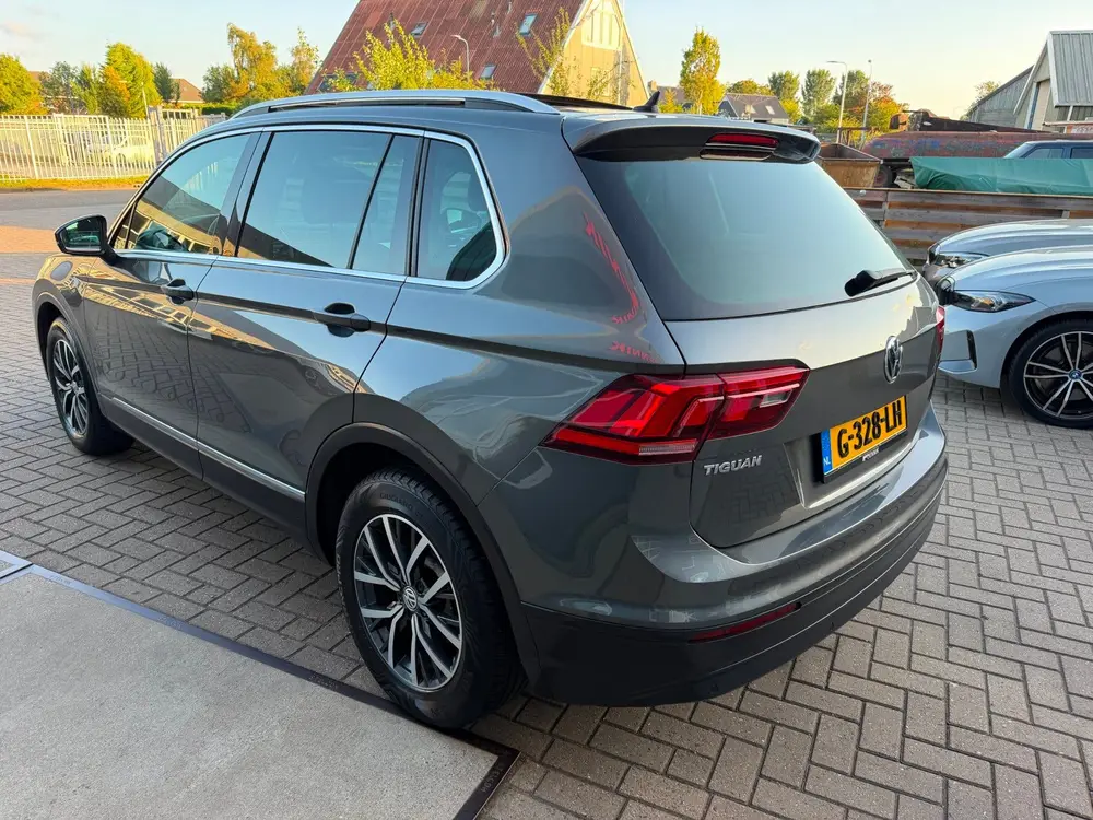 Volkswagen Tiguan 1.5 TSI ACT Highline Business R / Pano / 2 uit 2019, foto 10