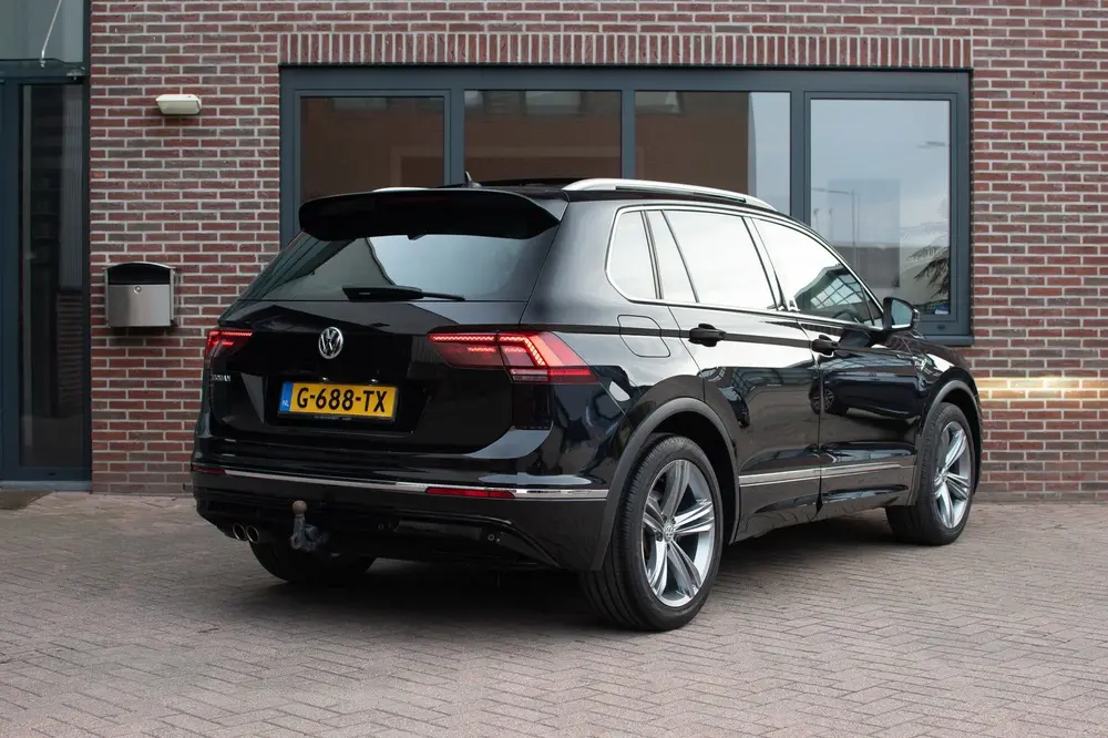 Volkswagen Tiguan 1.5 TSI ACT Highline Business R|360 camera uit 2019, foto 2