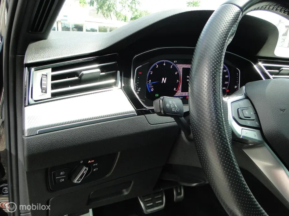 Volkswagen Passat Variant 2.0 benzine automaat, 187.990 uit 2019, foto 11