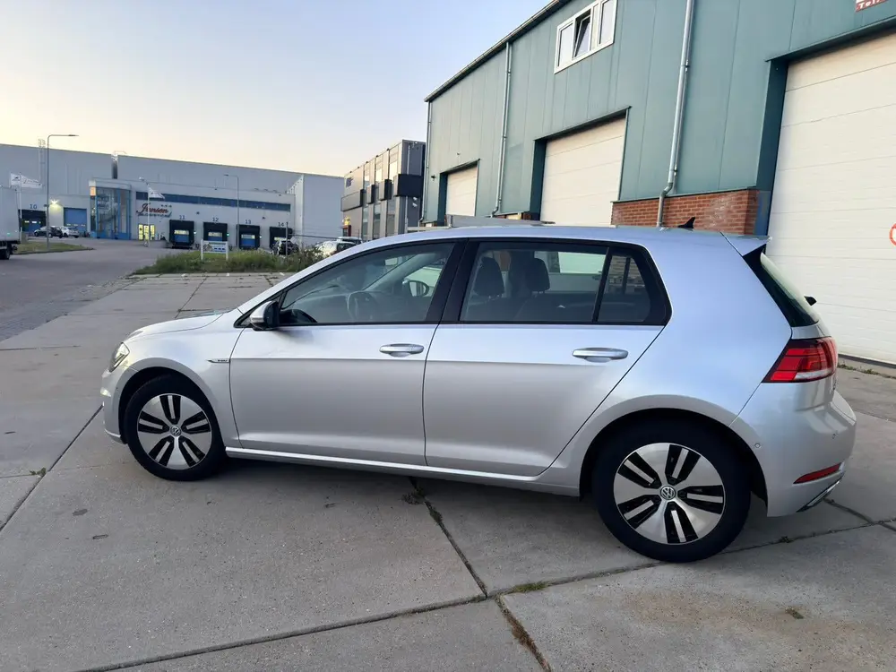 Volkswagen GOLF e-Golf | Warmtepomp | CCS | Camera | CarPlay uit 2019, foto 2