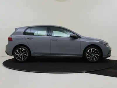 Volkswagen Golf 1.0 TSI 110pk 2020 Moonstone Grey uit 2020