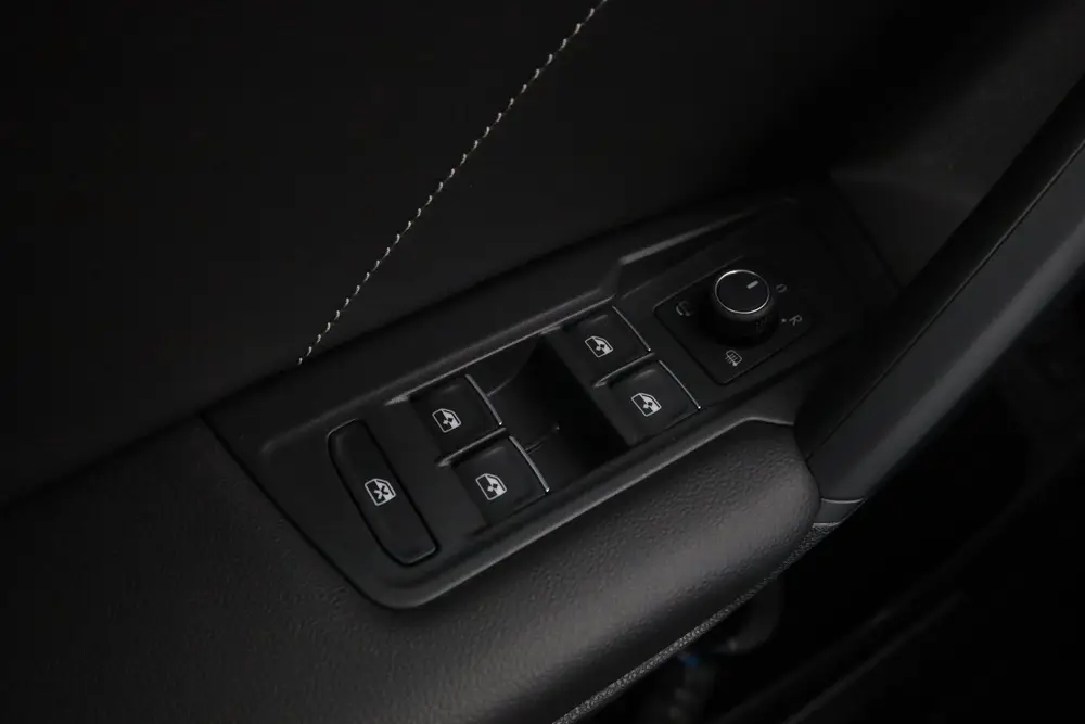 Volkswagen Tiguan 1.4 TSI eHybrid R-Line Business+ VN68762 uit 2022, foto 18
