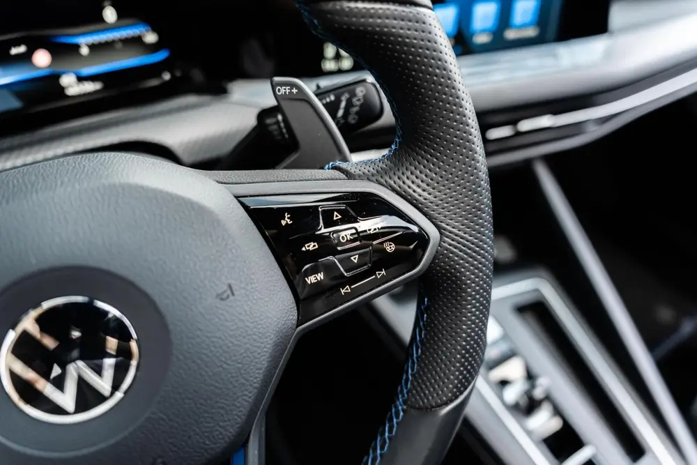 Volkswagen Golf 2.0 TSI R 4Motion Performance Akrapovic HUD uit 2021, foto 17