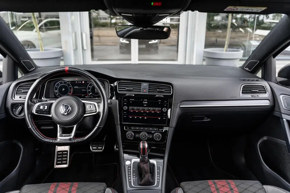 Volkswagen Golf 2.0 TSI GTI TCR Pano Dsg Akrapovic uit 2020, foto 15