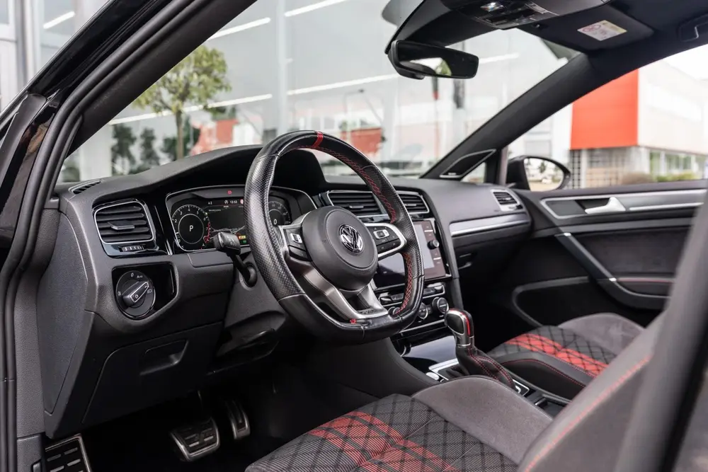 Volkswagen Golf 2.0 TSI GTI TCR Pano Dsg Akrapovic uit 2020, foto 18