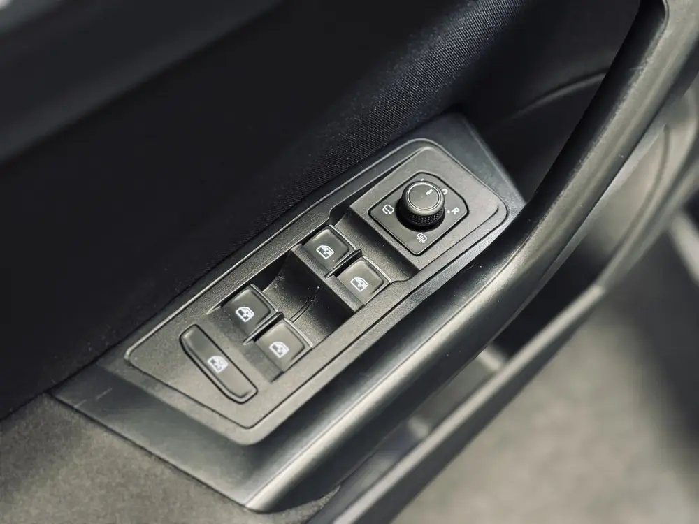 Volkswagen T-Roc 1.5 TSI Active | 17" | CarPlay | Stoelverw. uit 2022, foto 12