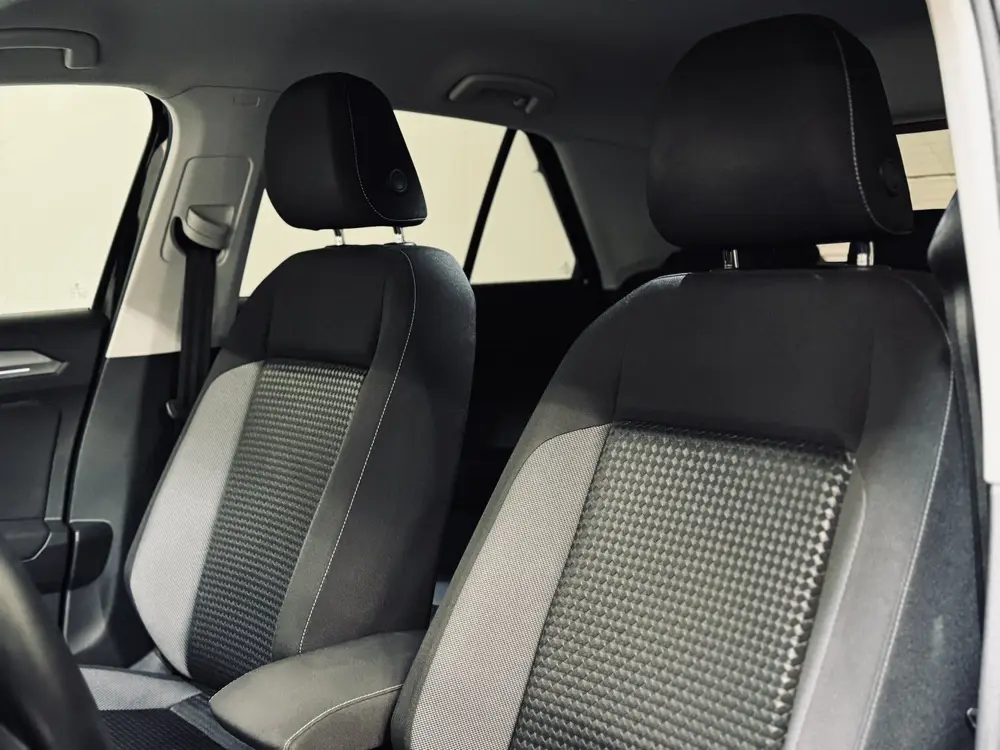 Volkswagen T-Roc 1.5 TSI Active | 17" | CarPlay | Stoelverw. uit 2022, foto 4