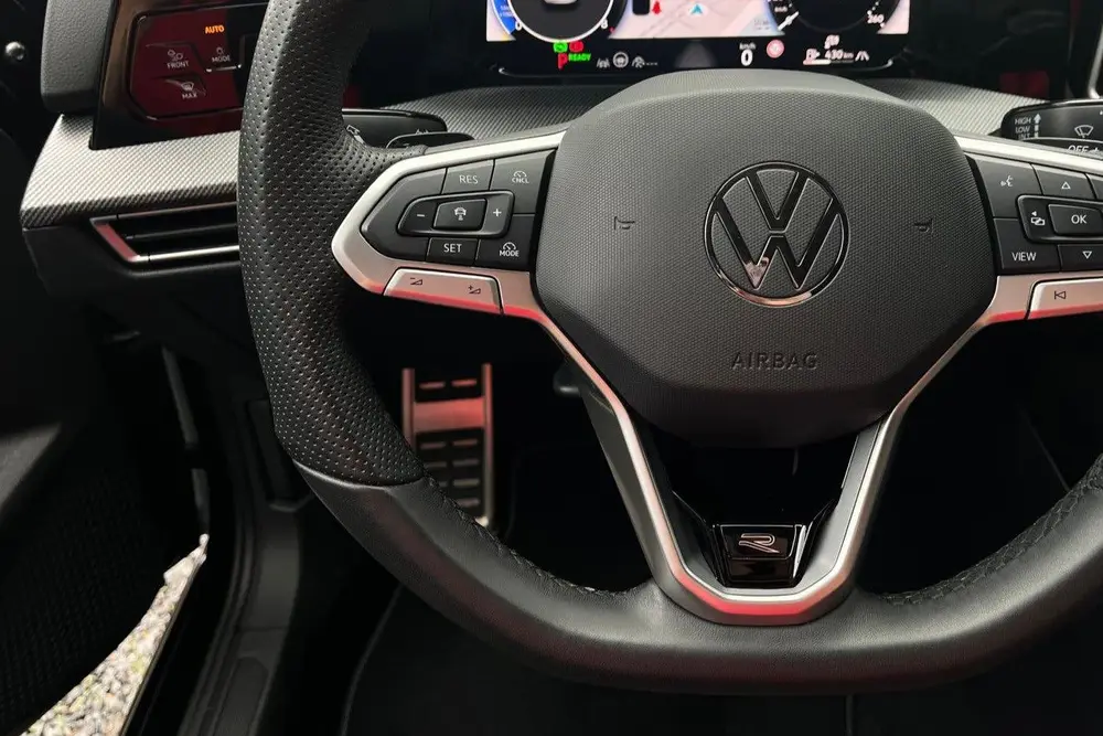 Volkswagen Golf 1.5 eTSI R-Line Edition | MATRIX | ADAPTIVE uit 2024, foto 19