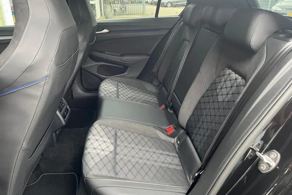 Volkswagen Golf 1.5 eTSI R-Line Edition | MATRIX | ADAPTIVE uit 2024, foto 5