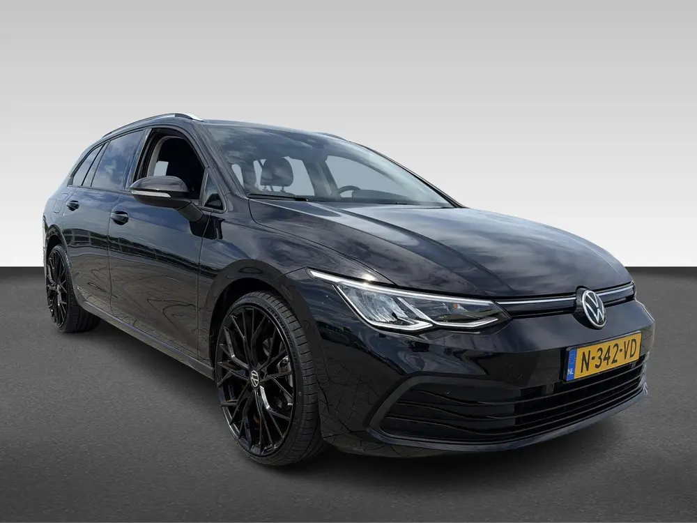 Volkswagen Golf Variant LIFE 1.0 TSI 110PK DSG NAVI 20 INCH uit 2022, foto 5