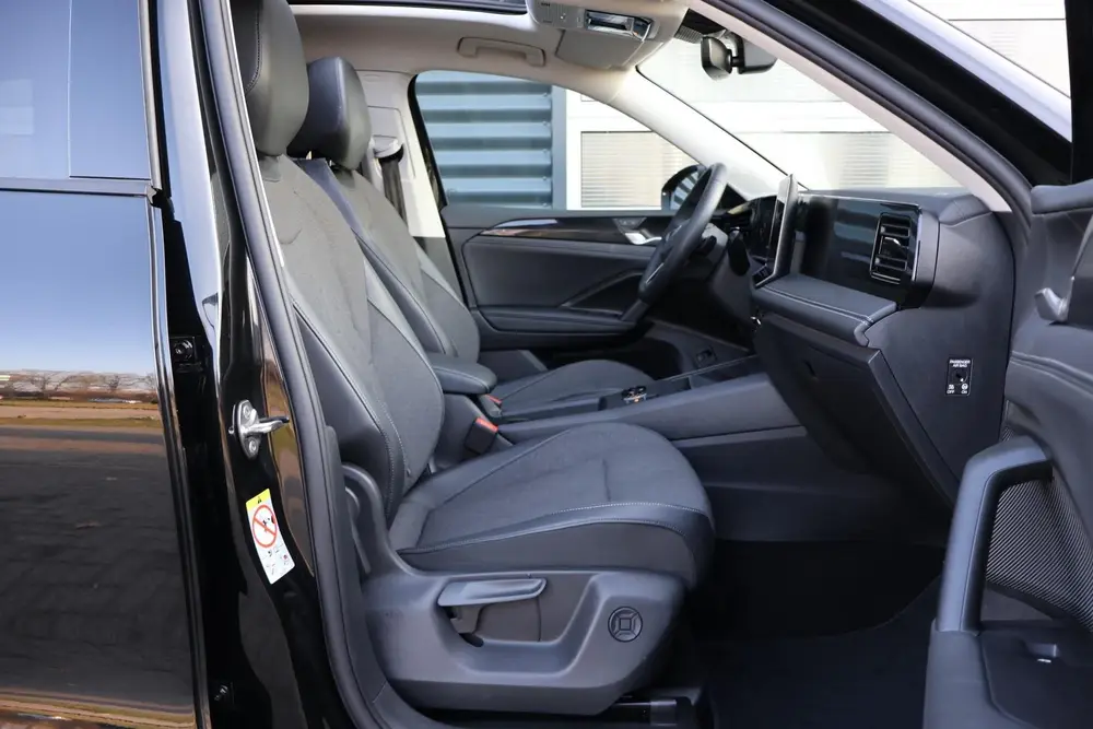 Volkswagen Tiguan 1.5 eTSI 150pk DSG Life Edition | Panorama uit 2025, foto 19