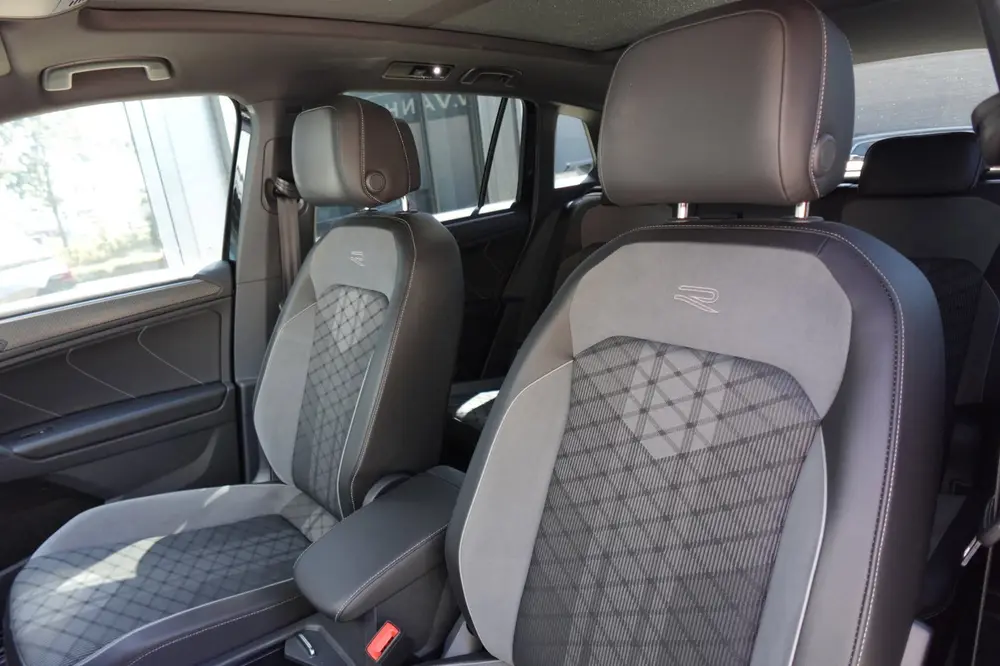 Volkswagen Tiguan 1.5 TSI R-Line PANO KEYLESS CAM uit 2023, foto 6