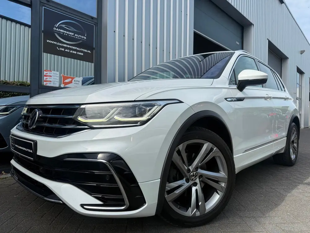 Volkswagen TIGUAN 1.5 TSI R-Line panoramadak parelmoer wit uit 2020