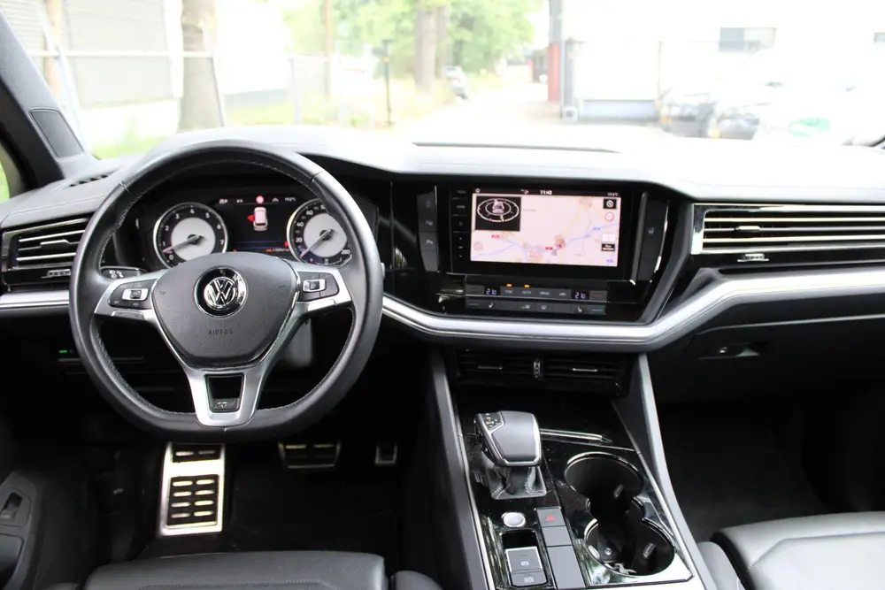 Volkswagen Touareg 3.0 TSI R-Line | Leder | Trekhaak | LED | uit 2019, foto 9