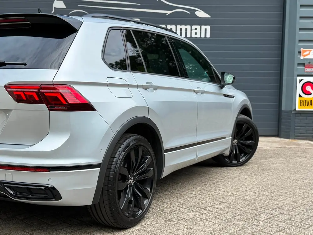Volkswagen Tiguan 1.5 TSI R-Line Business+ | Pano | IQ | Cam uit 2022, foto 17