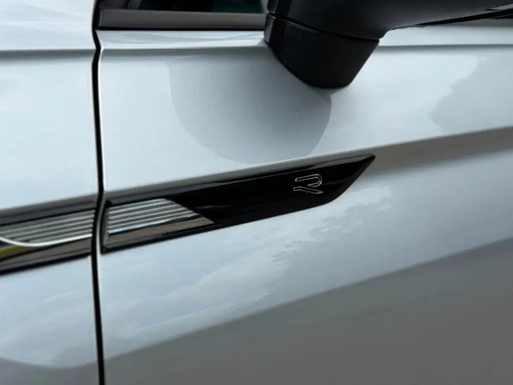 Volkswagen Tiguan 1.5 TSI R-Line Business+ | Pano | IQ | Cam uit 2022, foto 5