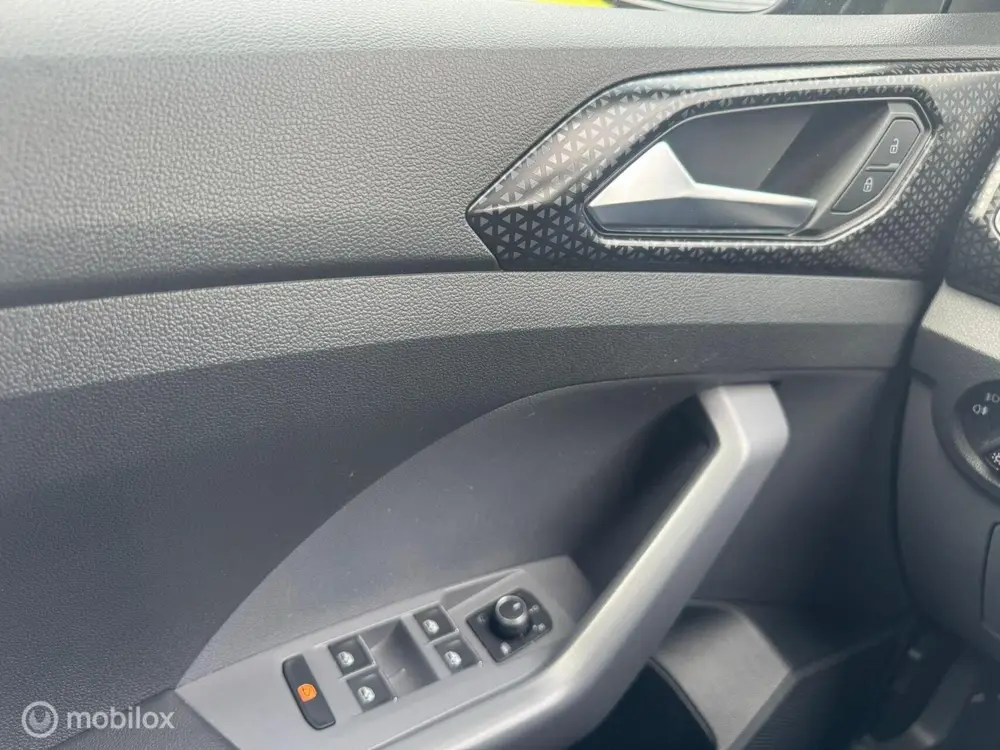 Volkswagen T-Cross 1.0 TSI Life uit 2019, foto 13