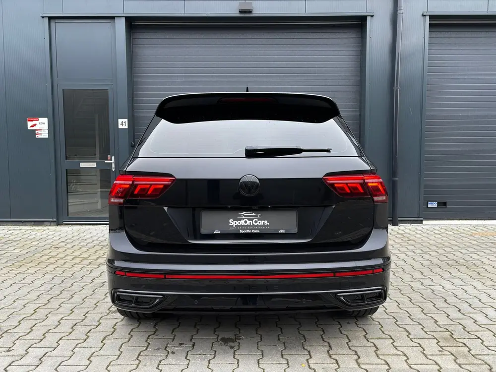 Volkswagen Tiguan 1.5 TSI R-Line Black Style PANO IQ CAMERA uit 2021, foto 5