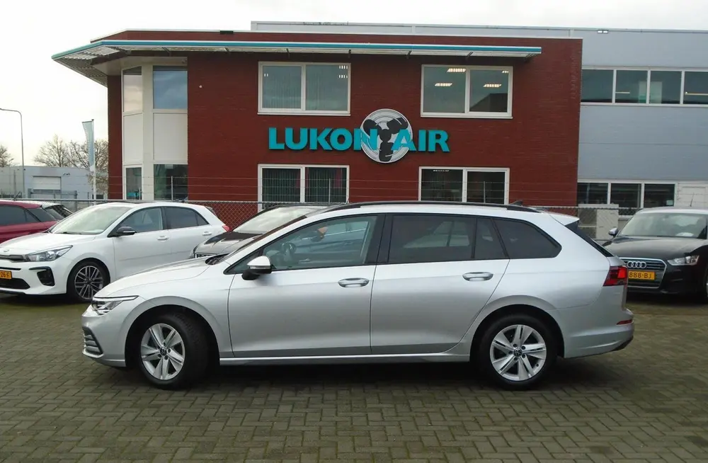 Volkswagen Golf 1.0 eTSI Life BusinessAutomaat,Cruise. uit 2020, foto 2