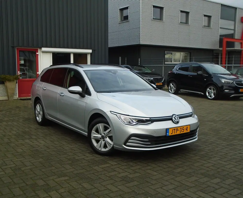 Volkswagen Golf 1.0 eTSI Life BusinessAutomaat,Cruise. uit 2020, foto 7