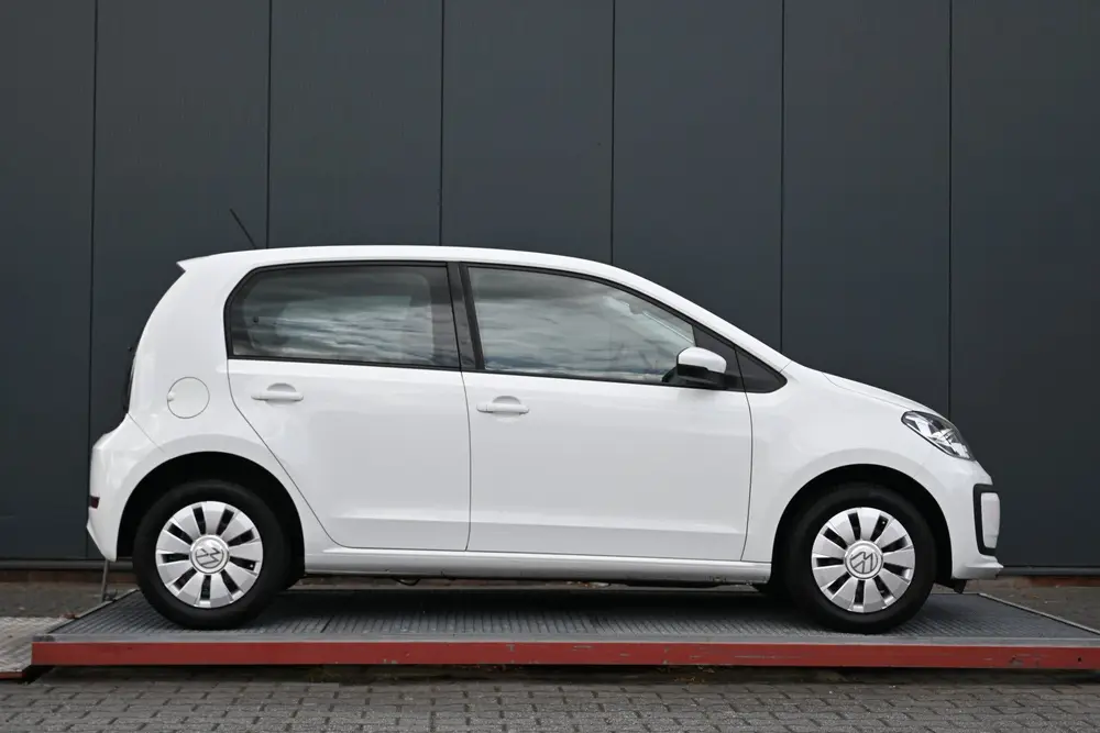 Volkswagen Up! 1.0 (bj 2023) uit 2023, foto 2