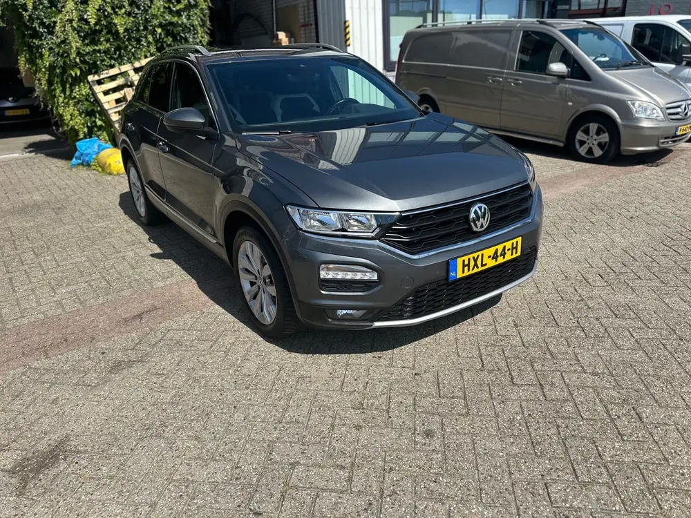 Volkswagen T-ROC 1.5 TSI AUTOMAAT uit 2019, foto 3