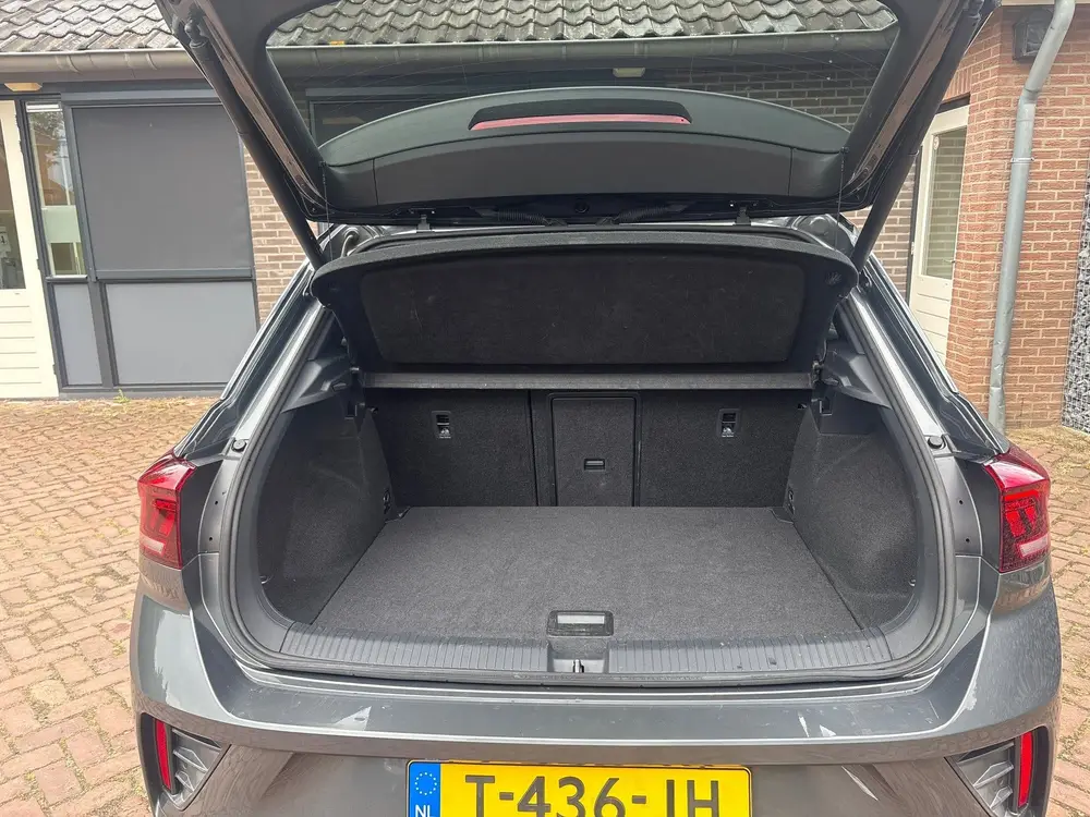 Volkswagen T-Roc 1.5 TSI R-Line Business uit 2023, foto 18