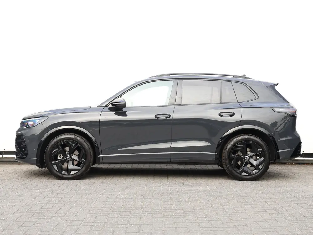 Volkswagen Tiguan 1.5 eTSI R-Line Edition 150PK DSG Black st uit 2024, foto 10