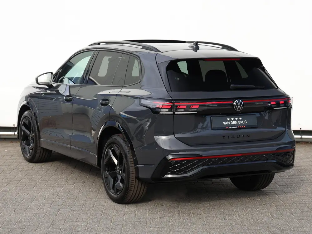 Volkswagen Tiguan 1.5 eTSI R-Line Edition 150PK DSG Black st uit 2024, foto 15
