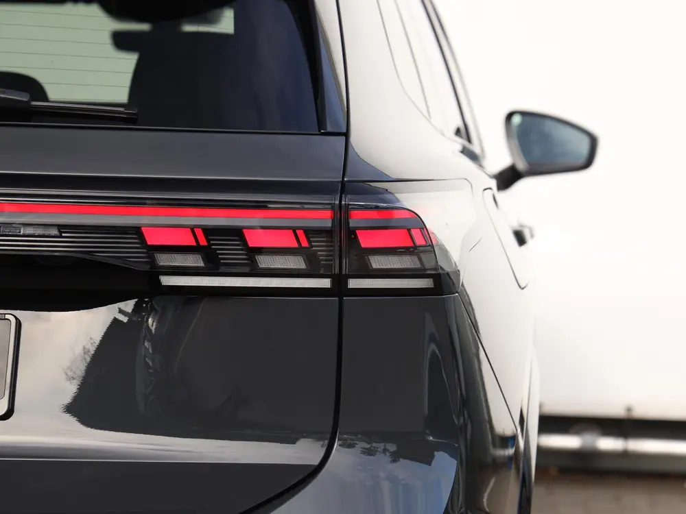 Volkswagen Tiguan 1.5 eTSI R-Line Edition 150PK DSG Black st uit 2024, foto 16