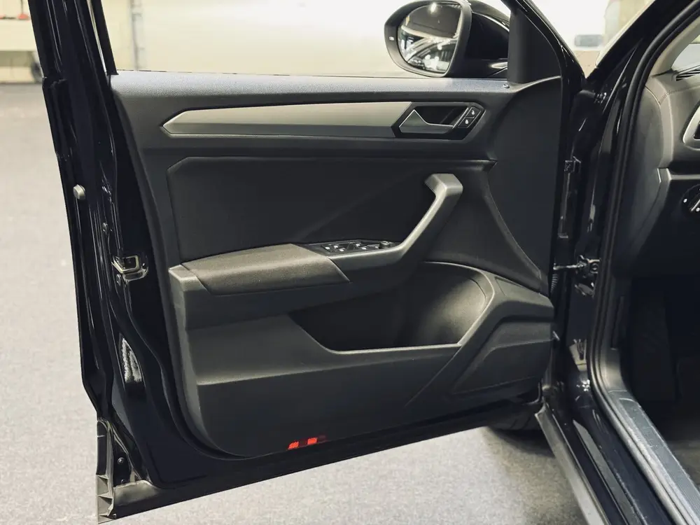 Volkswagen T-Roc 1.0 TSI Life | Camera | CarPlay | ACC uit 2024, foto 10