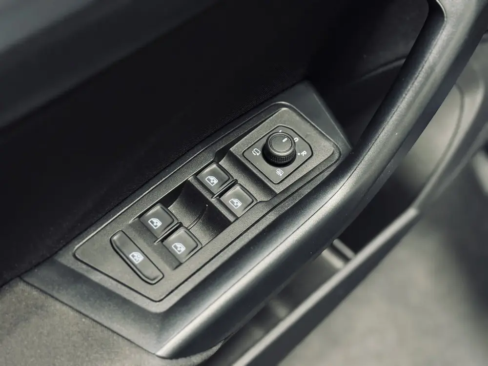 Volkswagen T-Roc 1.0 TSI Life | Camera | CarPlay | ACC uit 2024, foto 11