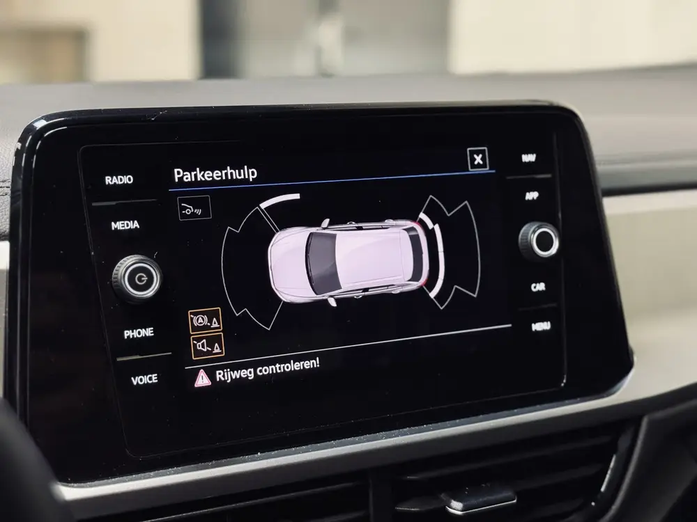 Volkswagen T-Roc 1.0 TSI Life | Camera | CarPlay | ACC uit 2024, foto 18