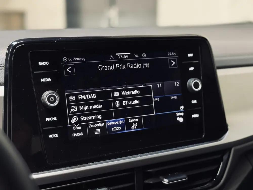 Volkswagen T-Roc 1.0 TSI Life | Camera | CarPlay | ACC uit 2024, foto 19