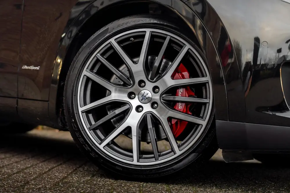 Maserati Levante 3.0 V6 S TwinTurbo AWD GranSport 430 PK Led uit 2019, foto 3