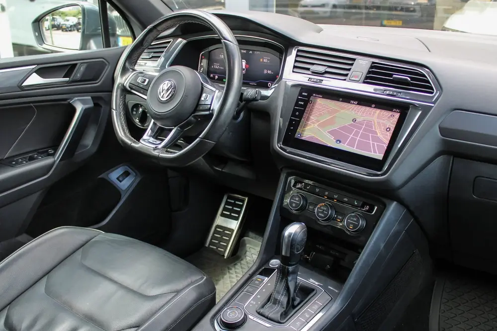 Volkswagen TIGUAN 2.0 TDI 4M R Line PANO NAVI 7p uit 2021, foto 18