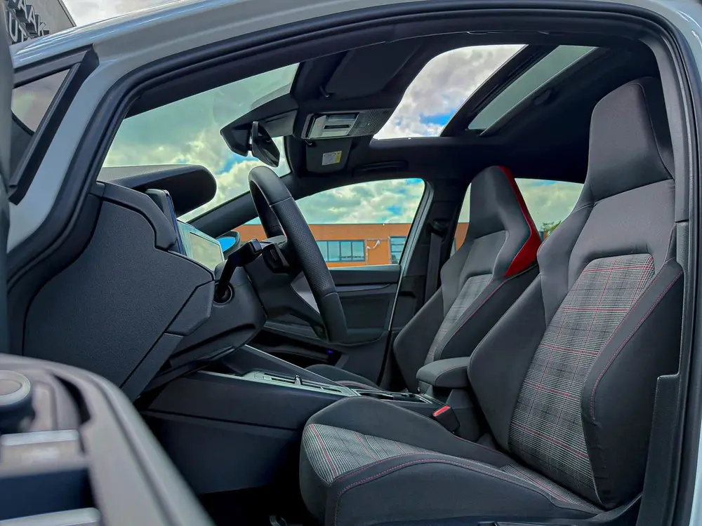 Volkswagen Golf 2.0TSI GTI 245pk DSG! OEM DEALER|Panoramadak uit 2022, foto 3