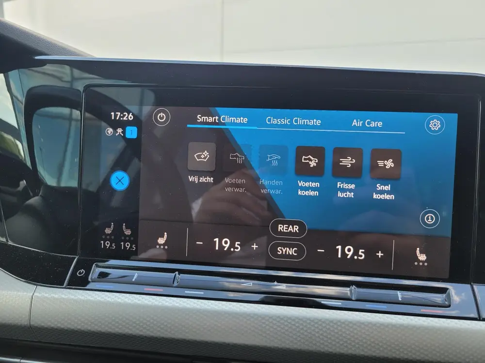 Volkswagen Golf 1.5 eTSI Life Business | Navigatie | Winter uit 2023, foto 13