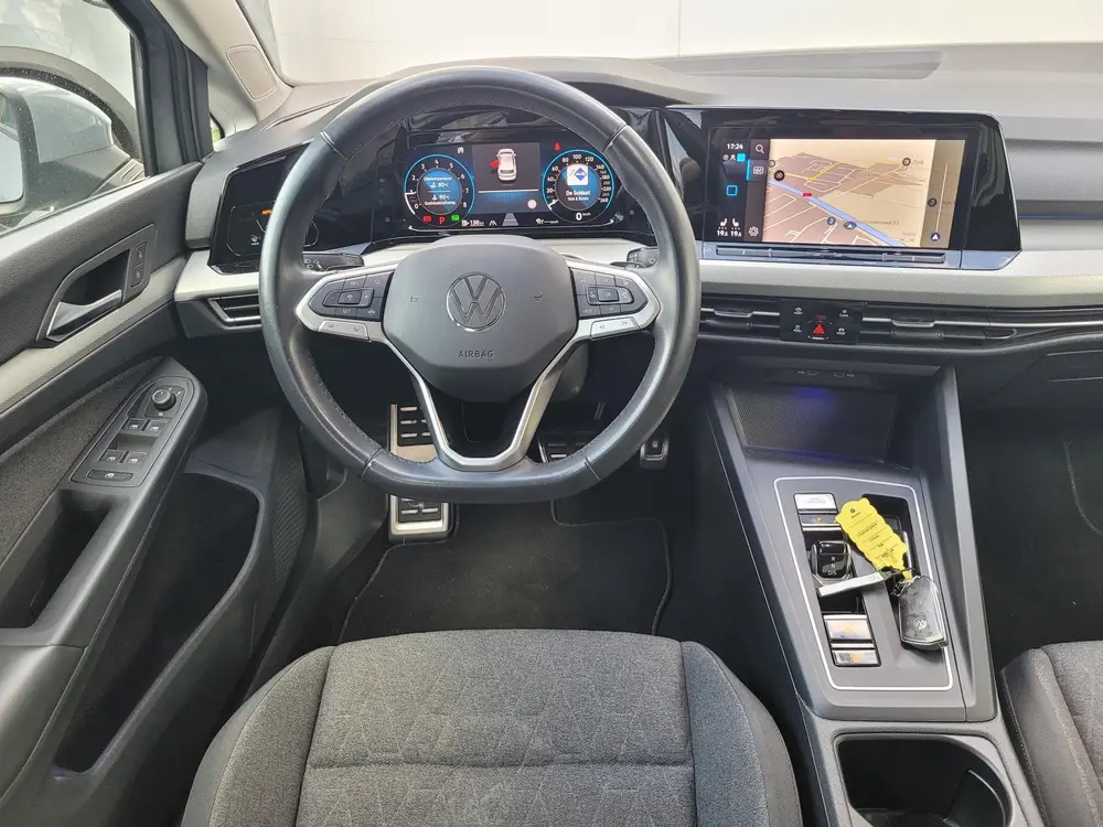 Volkswagen Golf 1.5 eTSI Life Business | Navigatie | Winter uit 2023, foto 3