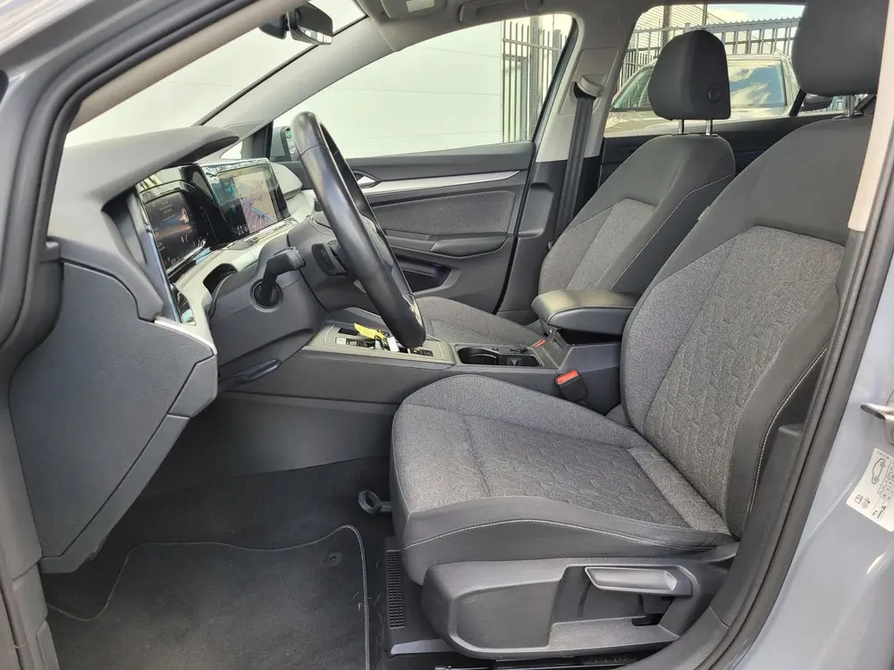 Volkswagen Golf 1.5 eTSI Life Business | Navigatie | Winter uit 2023, foto 7