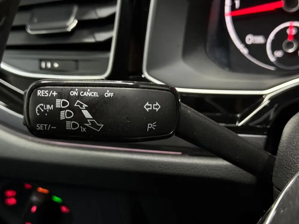 Volkswagen Polo 1.6 TDI Comfortline Business R Line LED uit 2019, foto 17