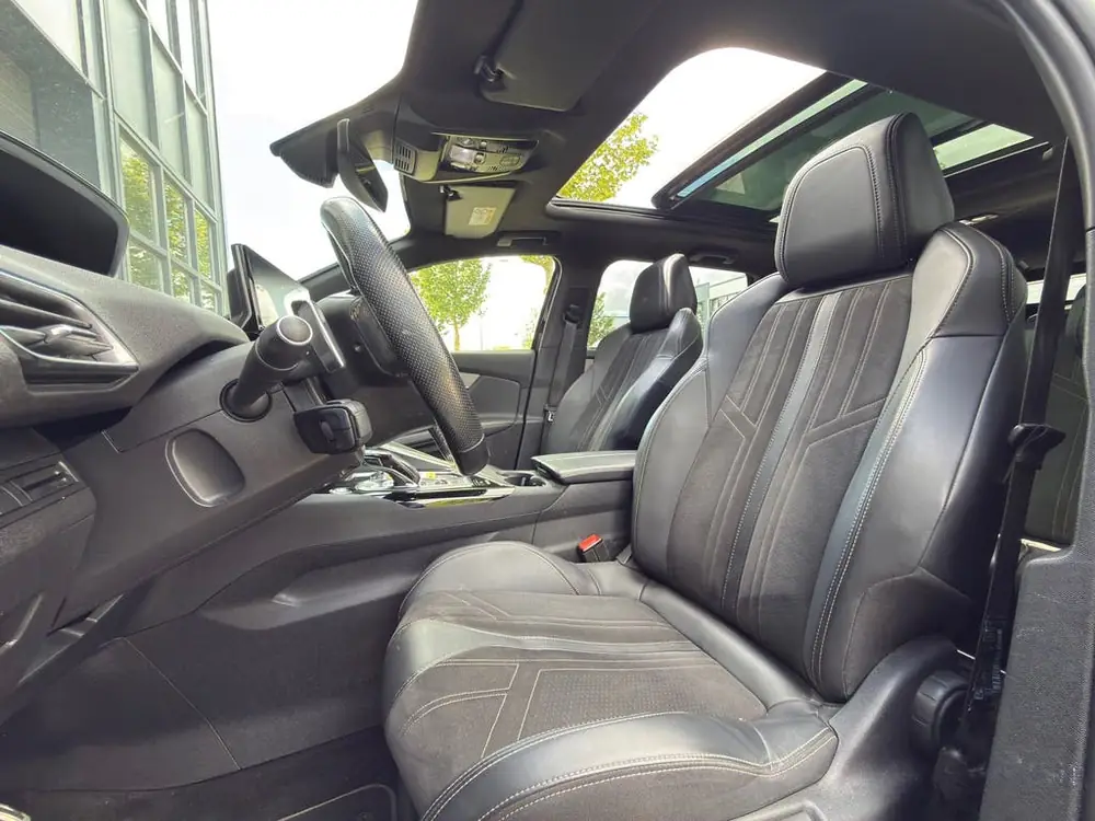 Peugeot 5008 1.2 GT BTW AUTO / AUTOMAAT / SCHUIFDAK / CAMERA uit 2021, foto 2