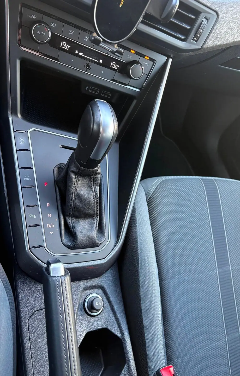 Volkswagen Polo 1.0 TSI Highline/CARPLAY/ACC/NAP/DSG uit 2020, foto 19