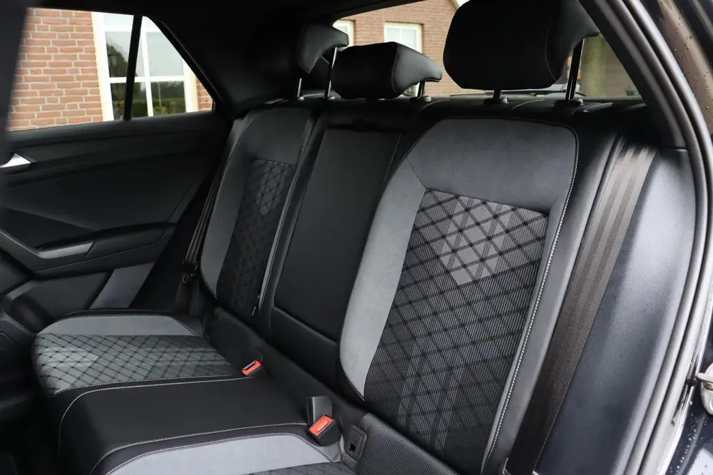 Volkswagen T-Roc 1.5 TSI R-Line Keyless Trekhaak Led uit 2024, foto 13