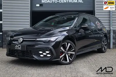 Volkswagen Golf 1.5 GTE| 272pk| Pano| Leder| I.Q. 3D| HuD| 3 uit 2025