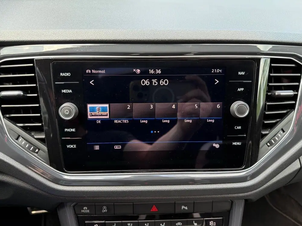 Volkswagen T-ROC 1.5 TSI SPORT BNSR BJ.2019 PANO TREKHAAK uit 2019, foto 17