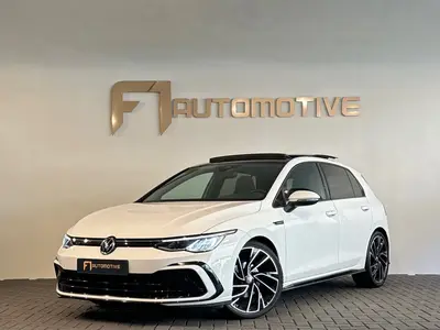 Volkswagen Golf 1.5 eTSI R Line Pano|Sfeer|Dodehoek|Camera uit 2021
